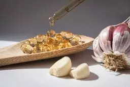 Garlic Supplements vs Fresh Garlic